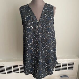 H&M geometric pattern Sleeveless v-neck tunic